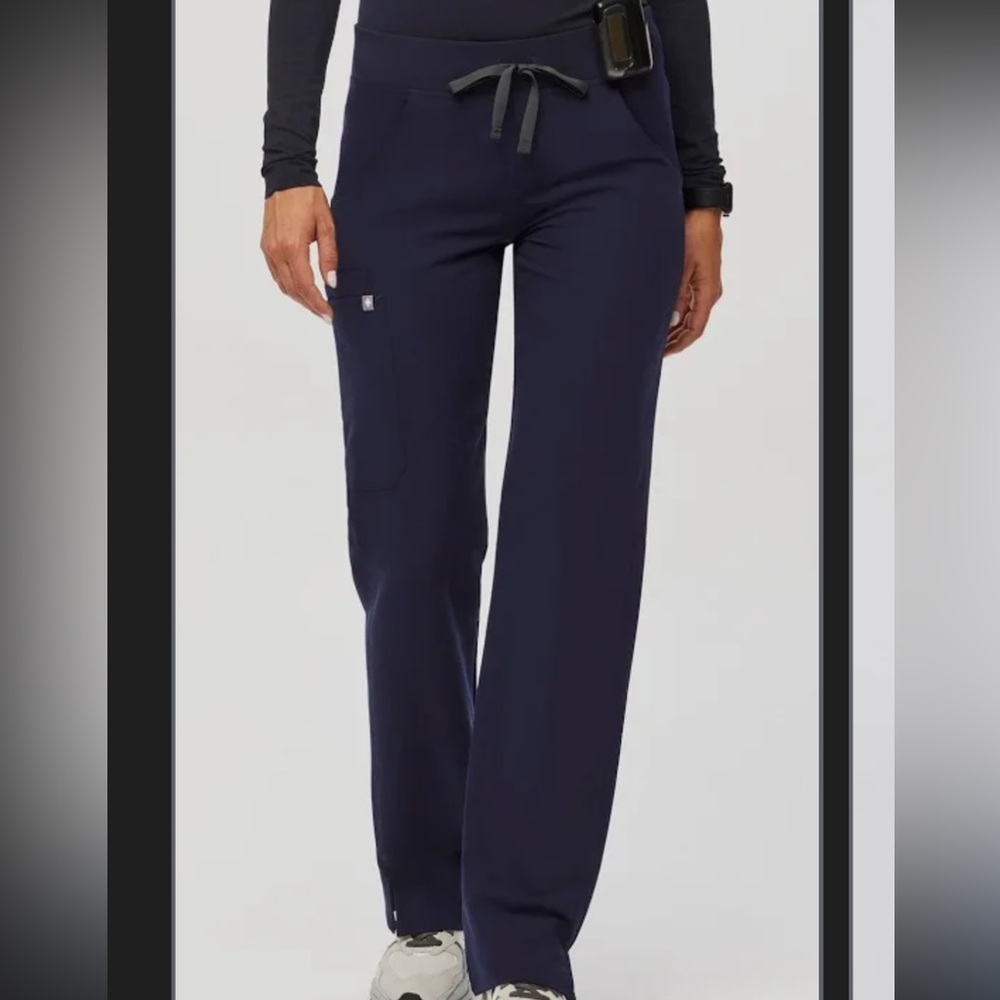 Figs Kade Cargo Scrub Pant in Navy - S